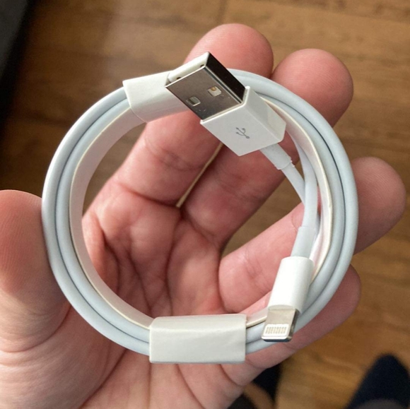 IPhone USB Cable - Picture 4 of 4